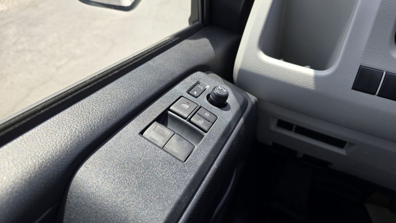 تويوتا هاياس GL DX V6 3.5L Petrol Automatic 2025YM