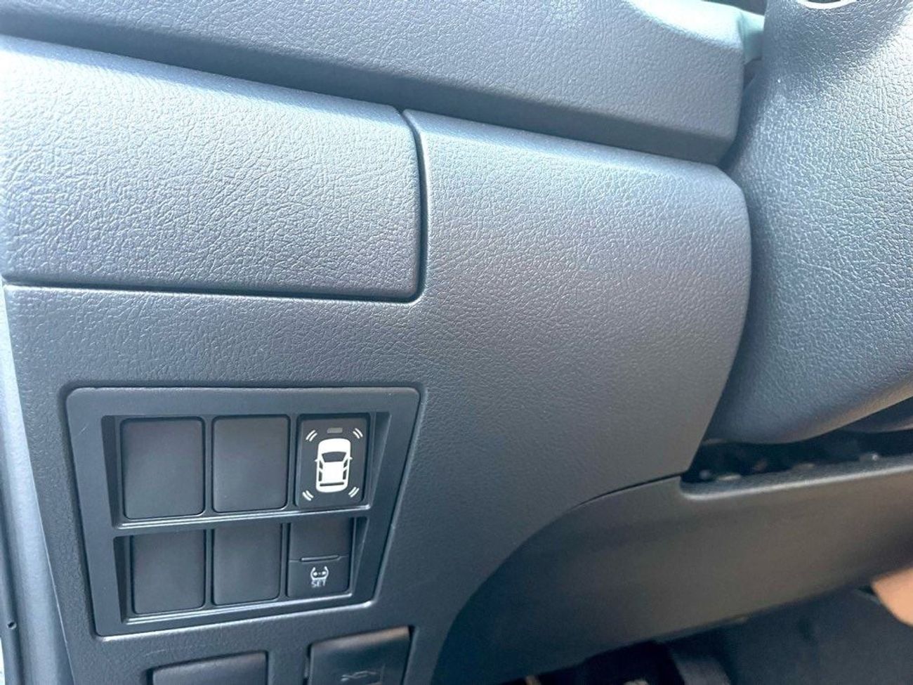 Toyota Fortuner 2022 - 2.7L Petrol, Alloy Rims, DVD Camera, Rear A/C, Four Wheel Drive