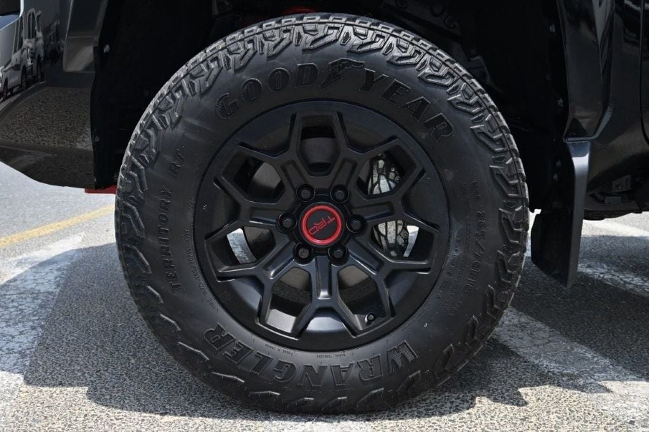 تويوتا تاكوما HYBRID 2.4L BLACK/RED