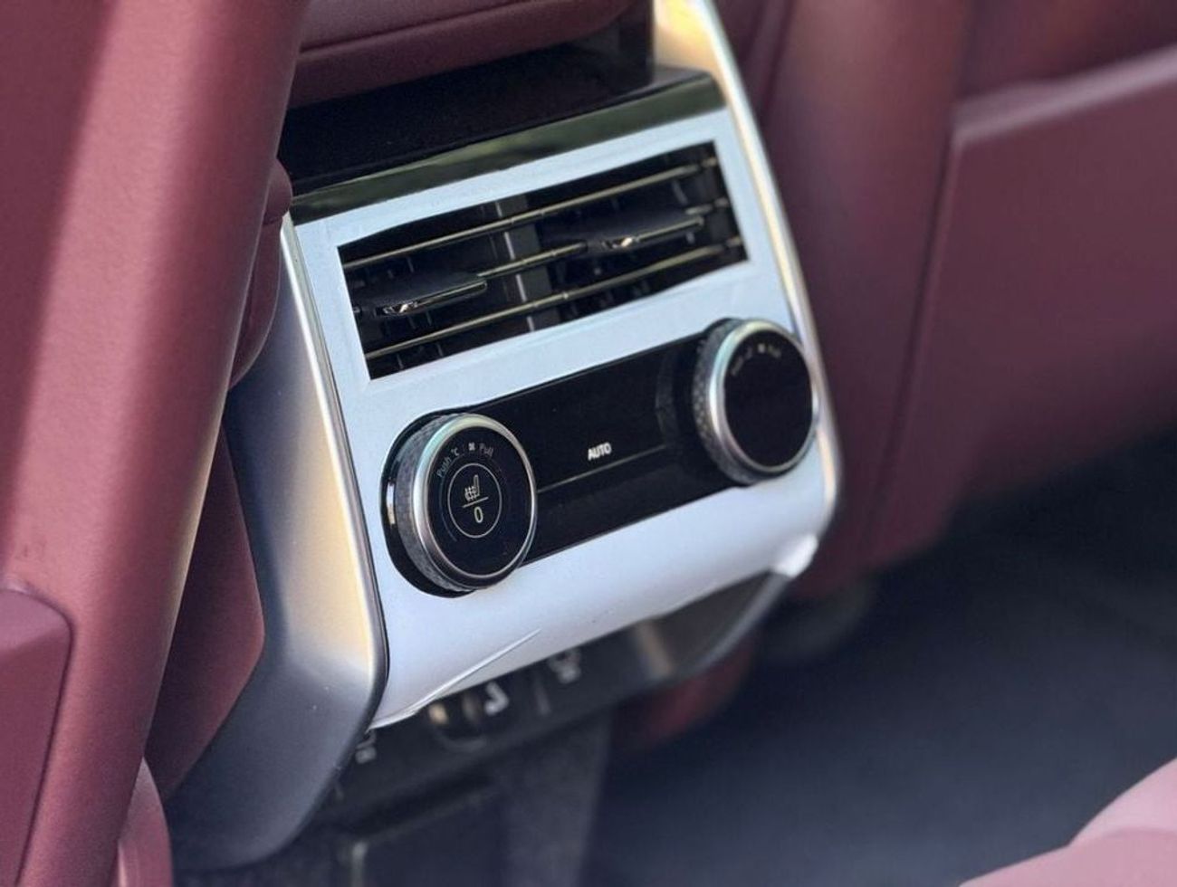 لاند روفر رينج روفر RANGE ROVER VOUAG V6 HSE P400 2025