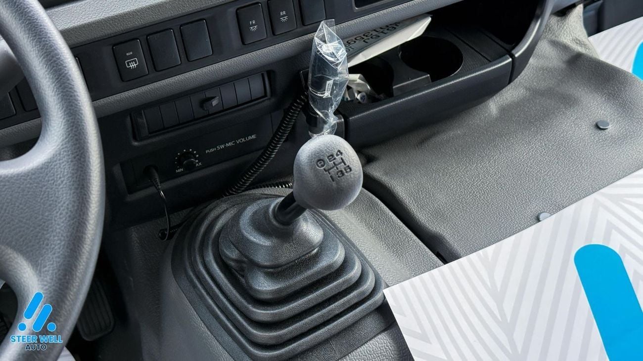 Toyota Coaster 23-Seater Bus 4.0L Diesel RWD GCC Specs Full Option White | BEST PRICE