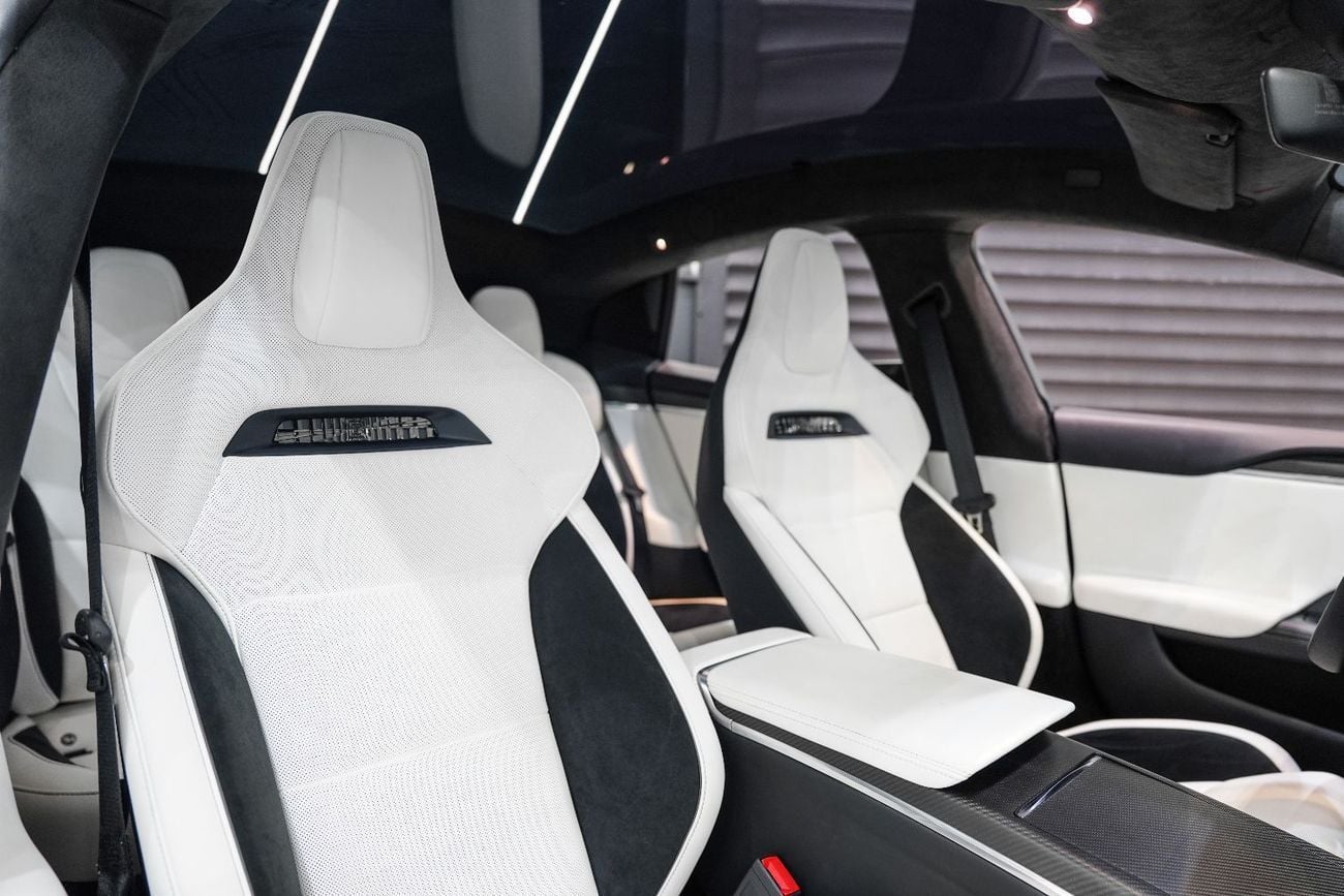 تسلا Model S Plaid (AWD) Carbon Fiber Interior | 1,020 HP | Dealer Warranty!!