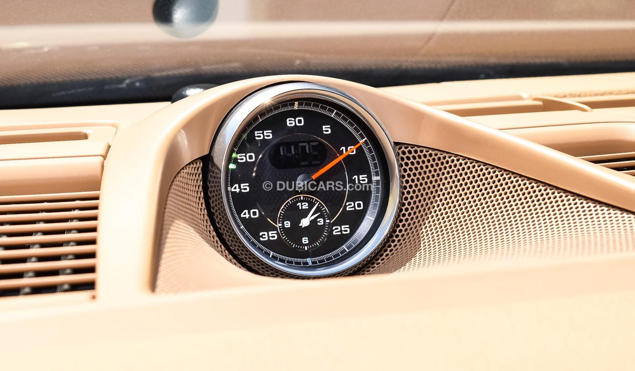 بورش باناميرا Porsche Panamera 4 AWD Full Service History GCC