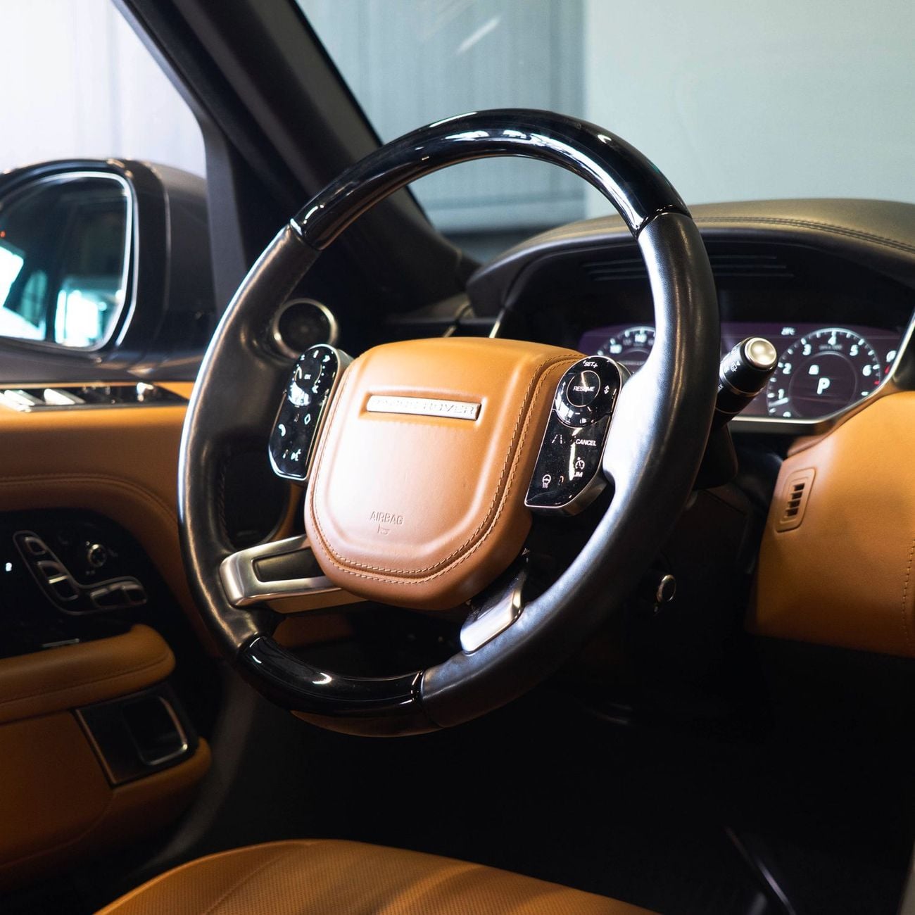 Land Rover Range Rover Autobiography 5.0L (510 HP) AED 4,082 p.m • 0% Downpayment • Range Rover Autobiography  • Agency Ser