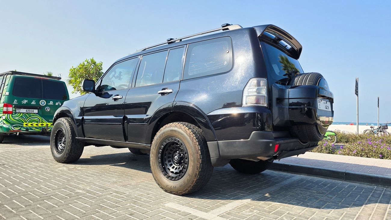 Mitsubishi Pajero GLS Mid 3.8L (243 HP)