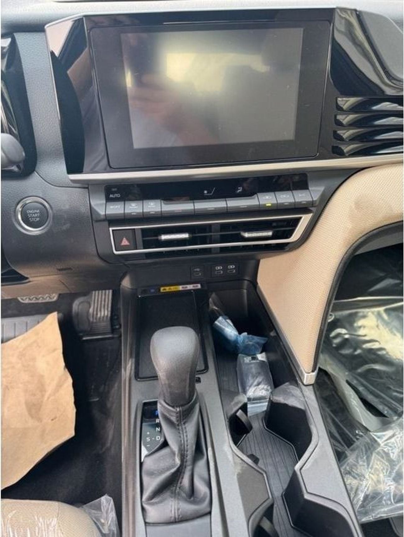 Toyota Camry GLE HEV