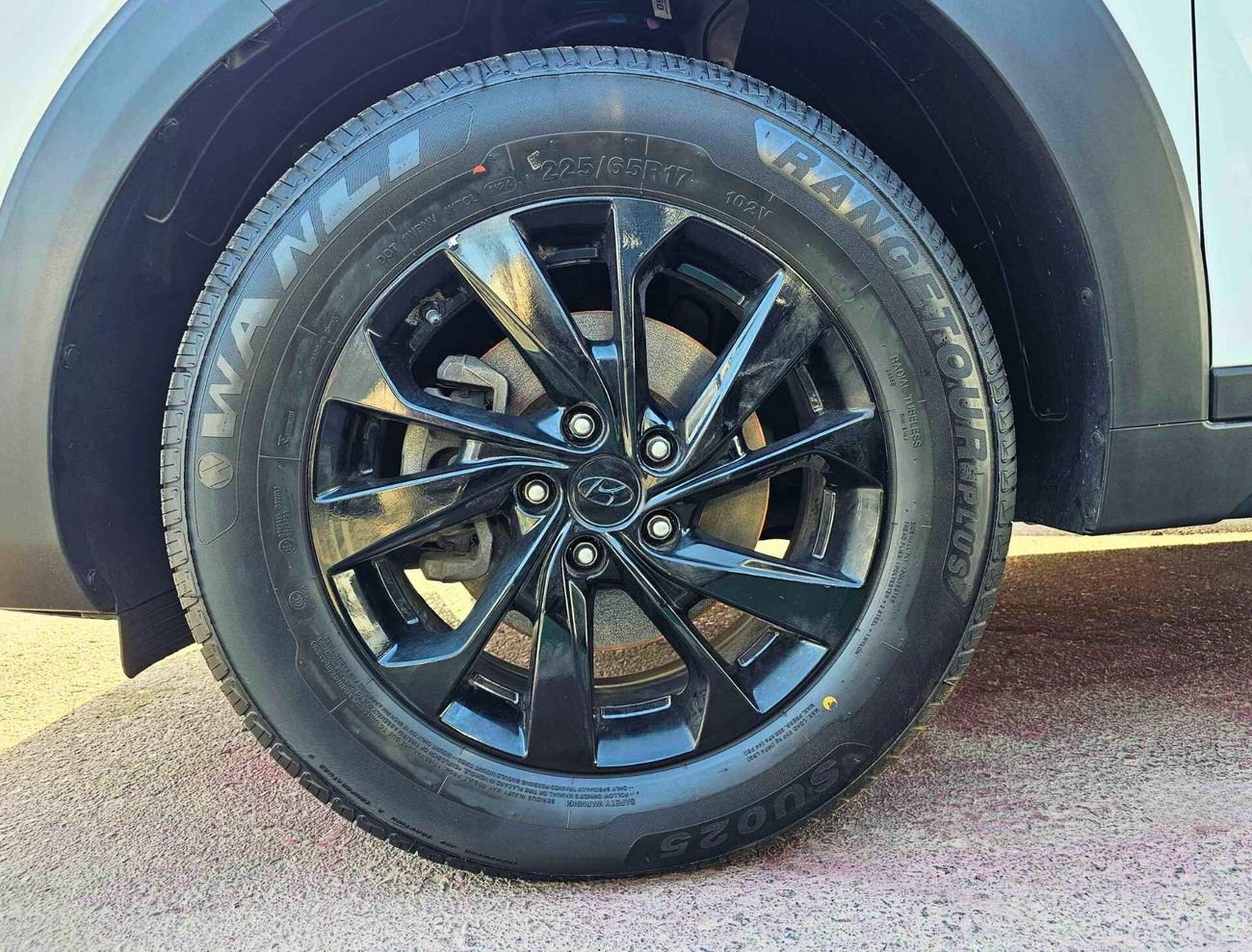 هيونداي توسون SE/ LANE ASSIST/ E BRAKE/ RADAR/ LEATHER/ 2 KEYS/ LOW MIELAGE/ ORG AIRBAG/ 682 MONTHLY/ LOT# 74437