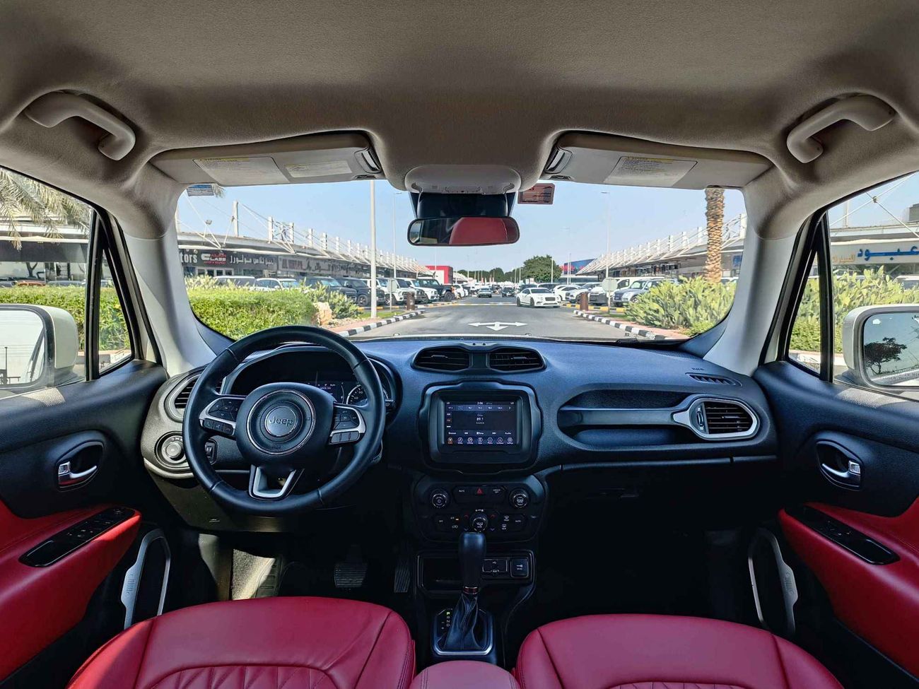 Used Jeep Renegade LATITUDE // LEATHER SEATS WITH LOW MILEAGE (LOT
