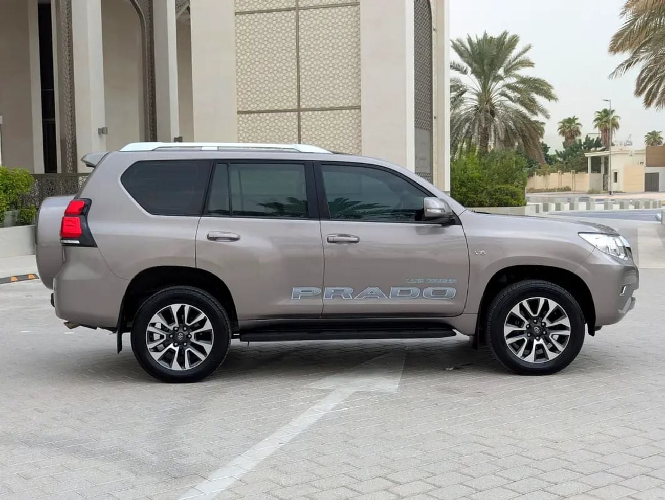 Toyota Prado TX-L GCC Specs V6 4.0L Excellent Condition