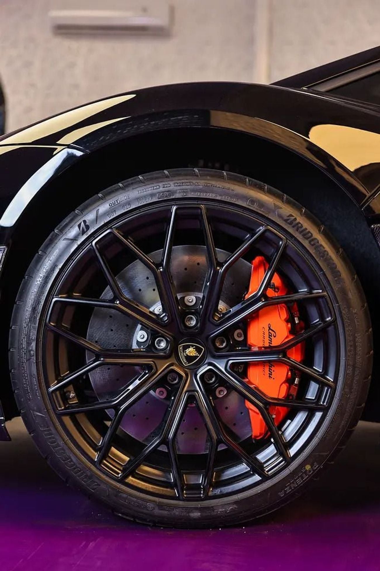 لامبورغيني ريفويلتو Lamborghini Revuelto | Finance available