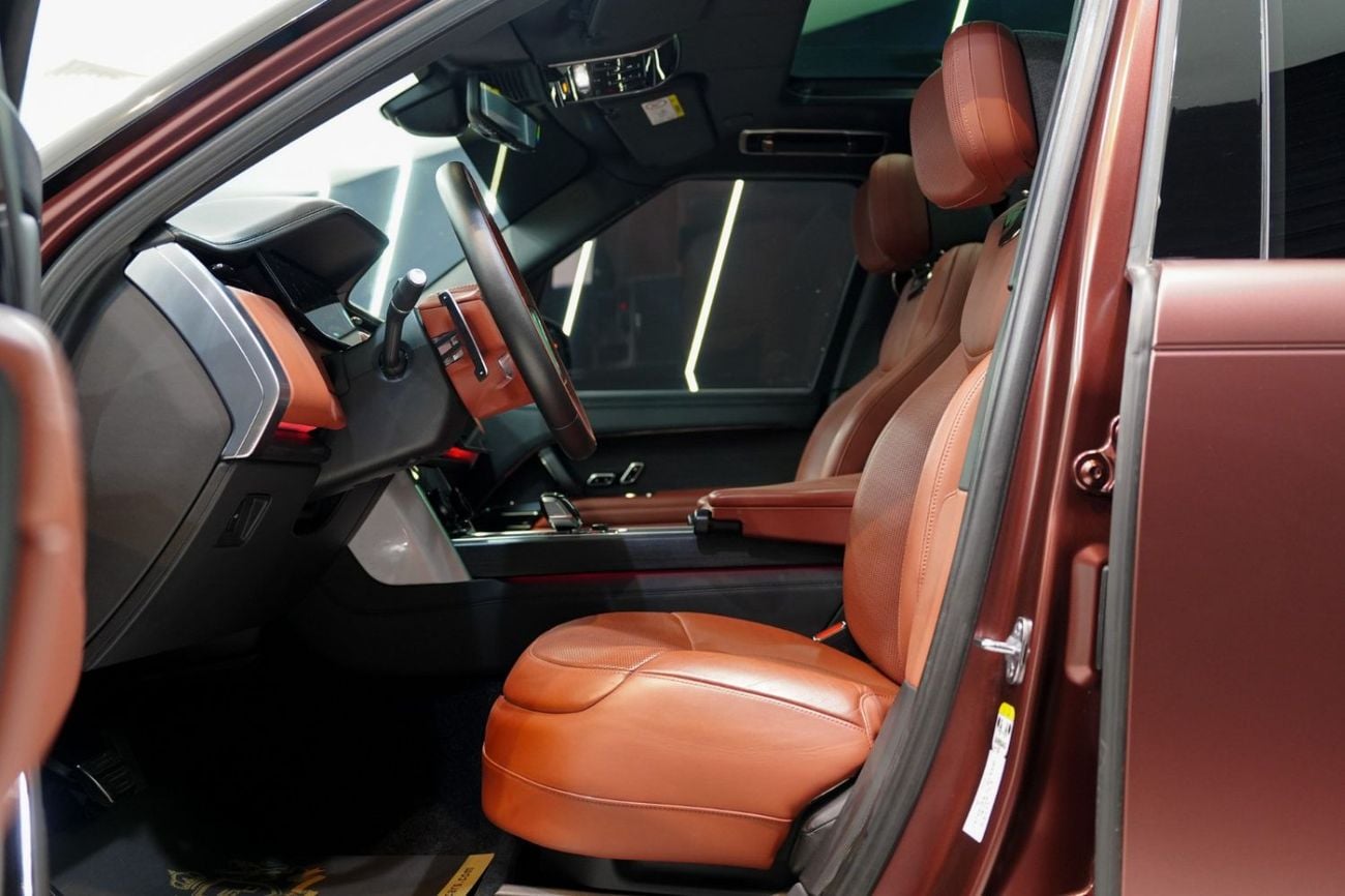 لاند روفر رينج روفر SV P530 2023 Range Rover Vogue SV, Rear Entertainment Display,Two-Tone Interior, Al Tayer Warranty + Service