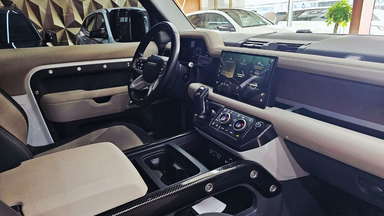 لاند روفر ديفندر 90 X-DYNAMIC SE P400 Land Rover Defender 90 SE P400 X Dynamic URBAN