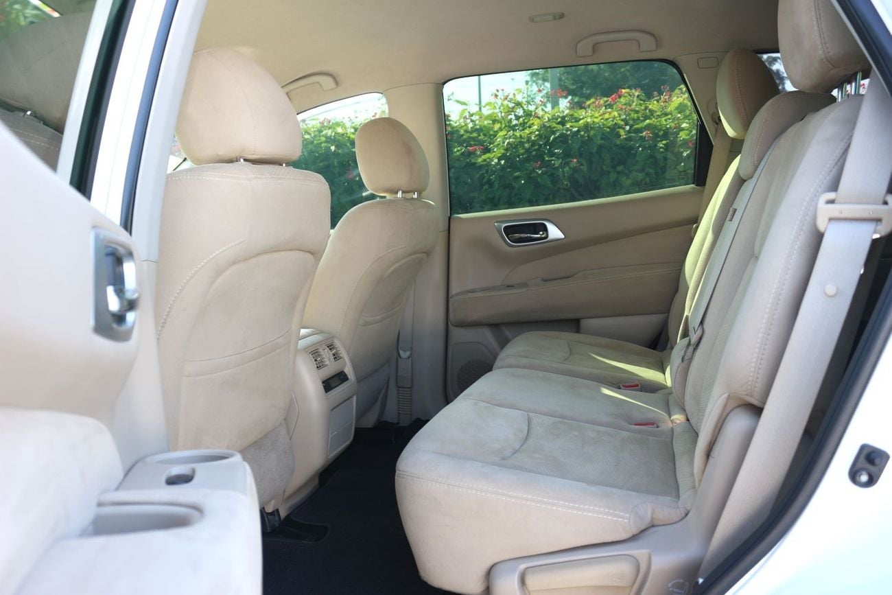 Nissan Pathfinder SL Nissan pathfinder 2016 (4x4) gulf space full automatic , accident free