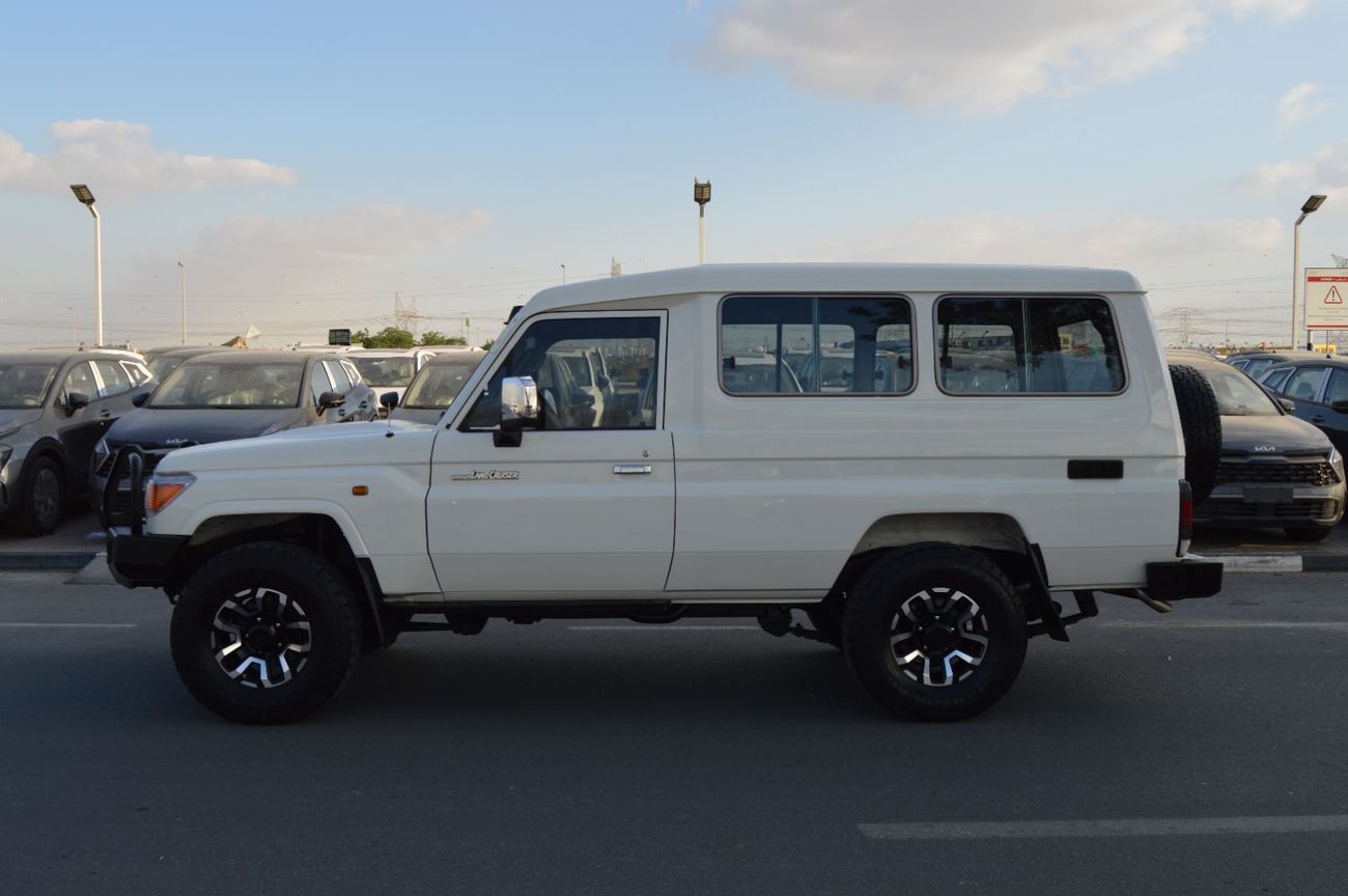 Toyota Land Cruiser *Hard Top*  Right Hand Drive  Model: 2016 Engine:  V8/ 4500 CC Doors: 3 Seats: 10