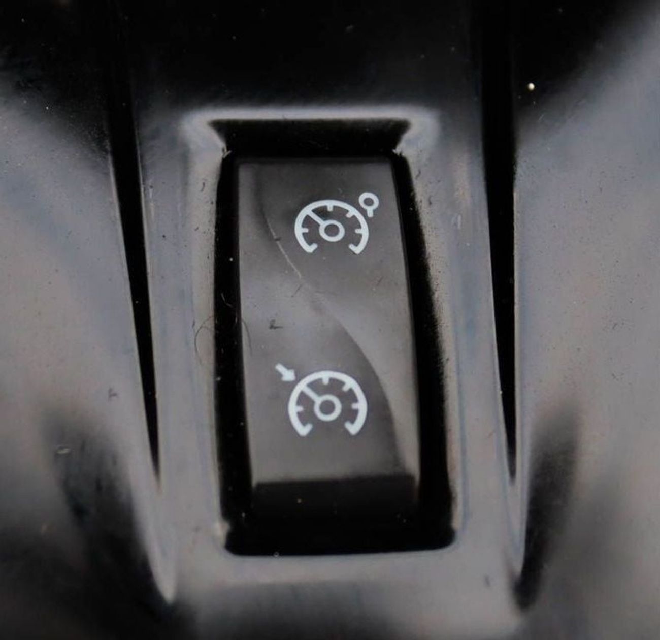 رينو كوليوس SE 2.5L Renault Koleos 2.5L 2022 GCC accident-free in excellent condition 1025 P.M