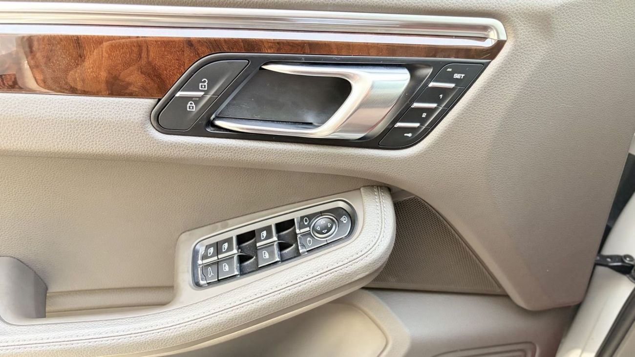 Porsche Macan SERVICE HISTORY | AGENCY WARRANTY | 0% DOWN PAYMENT | CERTIFIED PRE-OWNED |