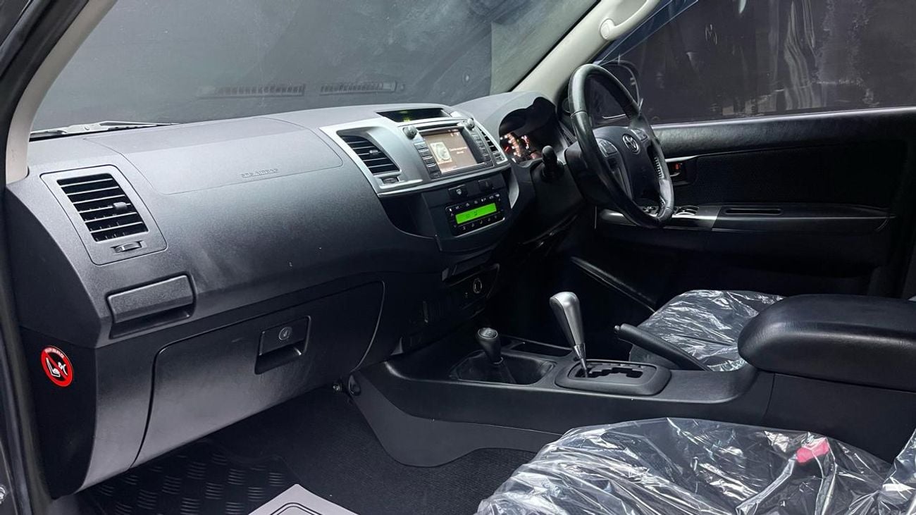 Toyota Hilux diesel 3.0 liter ,right hand drive ,auto transmission ,only for export available