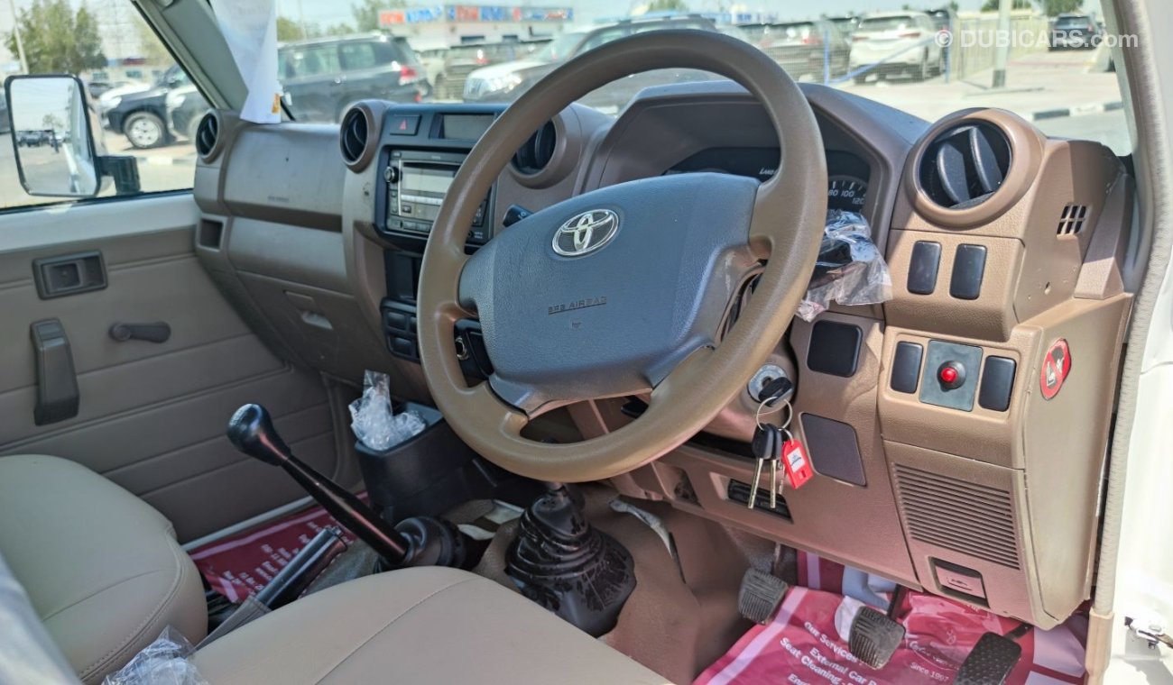 Toyota Land Cruiser Pick Up 1