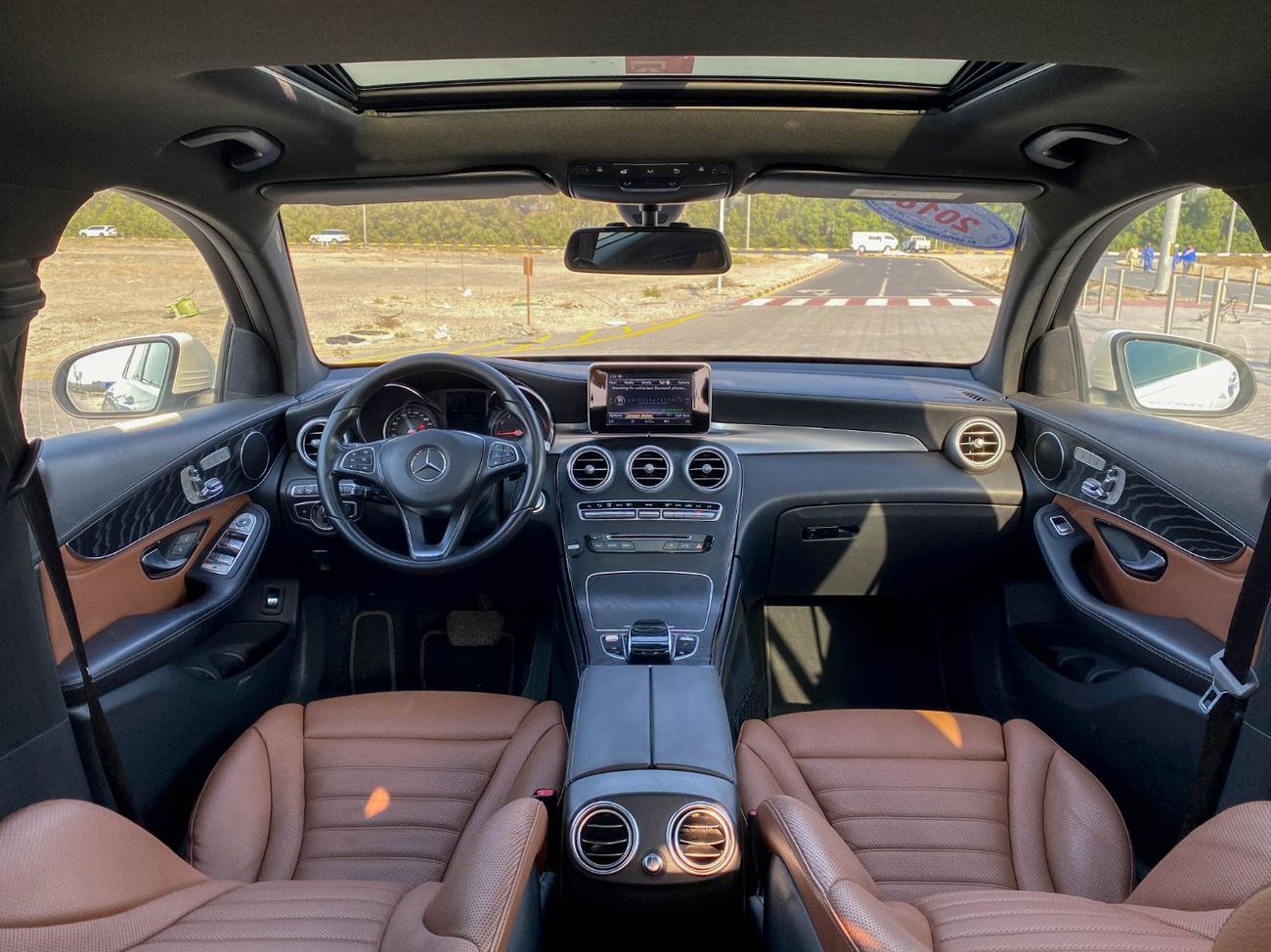 Mercedes-Benz GLC 250 4MATIC 2.0L Mercedes GLC 250, 2018 4MATIC, GCC original paint accident-free, in excellent condition