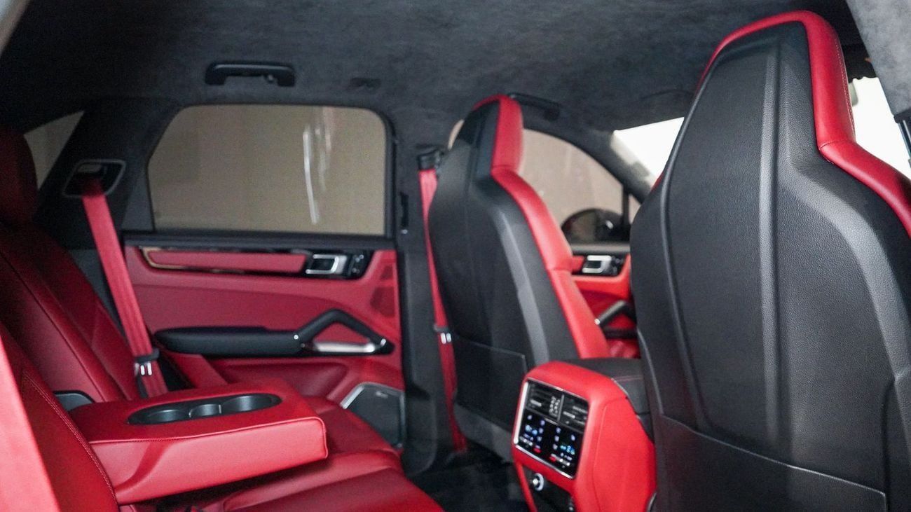 Porsche Cayenne Turbo 4.0L (550 HP) | AED 4,547 PM | Up to 3 Years Warranty |