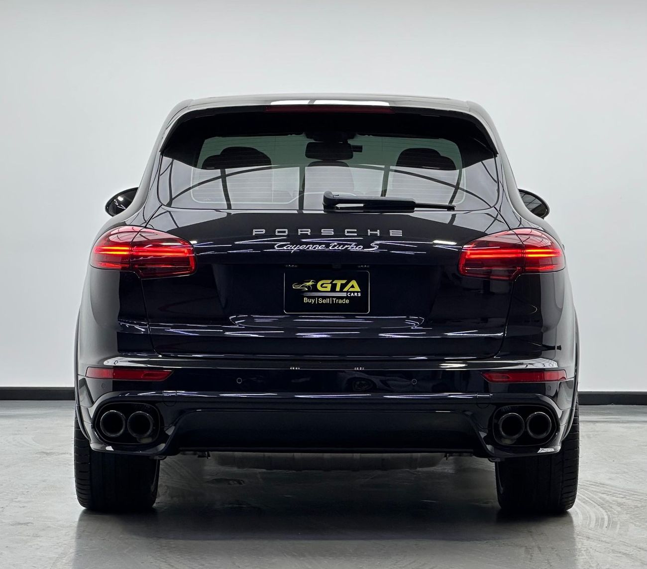 Porsche Cayenne Turbo S 4.8L (570 HP) 2016 Porsche Cayenne Turbo S, Service History, Carbon Fiber Interior, Excellen