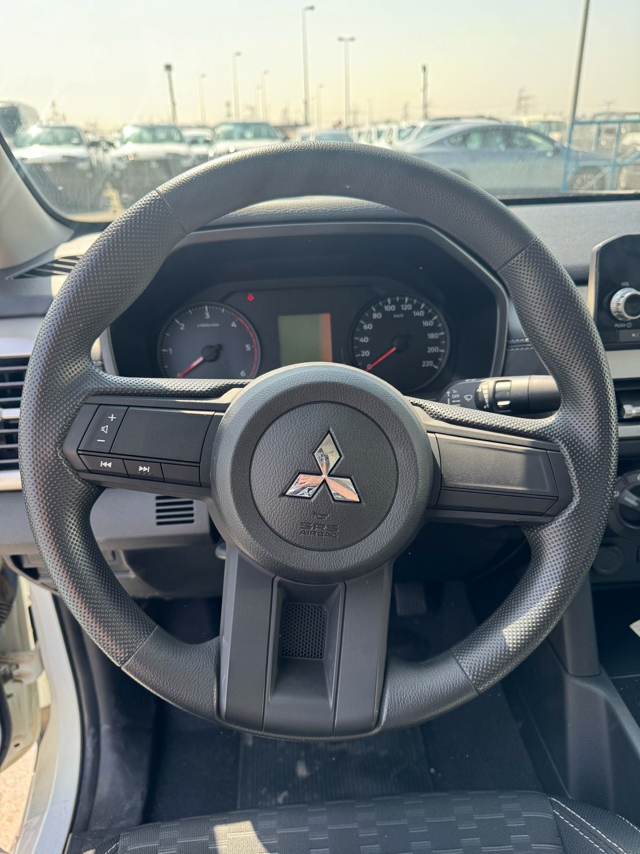 Mitsubishi L200 STD GL Double Cab Diesel M/T 2.4L Mitsubishi L200 M/T 2.4L Diesel!!!