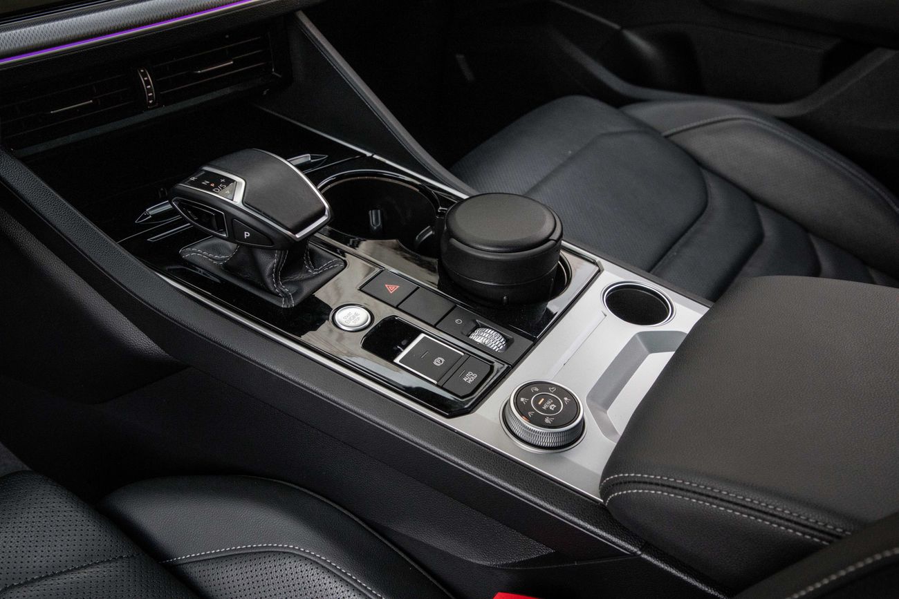 Volkswagen Touareg Touareg R-Line | 2,938 P.M | 0% Downpayment | Massage Seats | VW Warranty