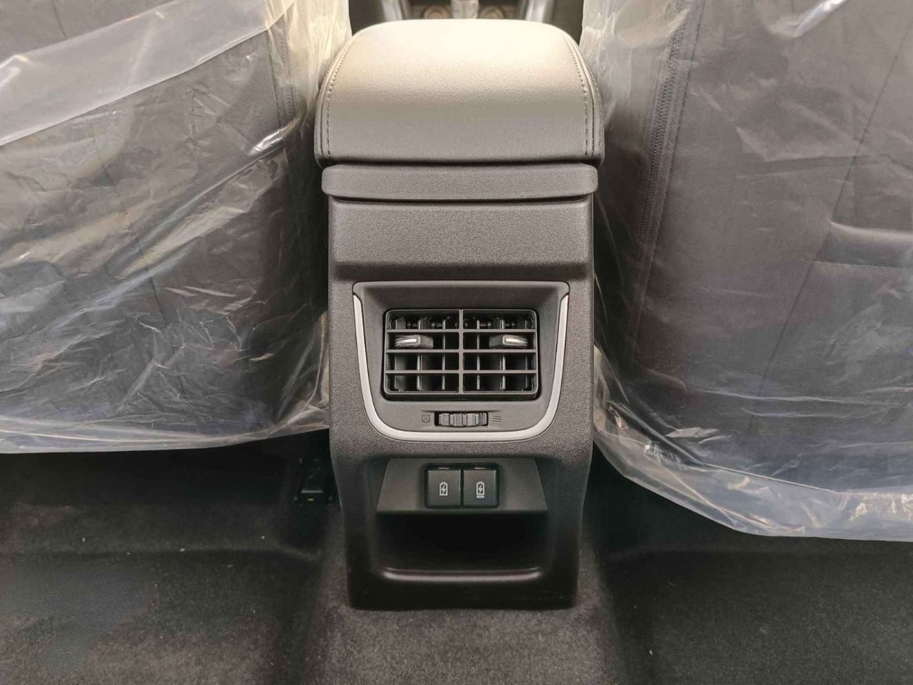 Suzuki Grand Vitara GLX / HYBRID / DOUBLE TONE / 1.5L V4 /  "9" DISPLAY / 360* CAMERA / HEADUP DISPLAY (CODE # GVHB4X2F)