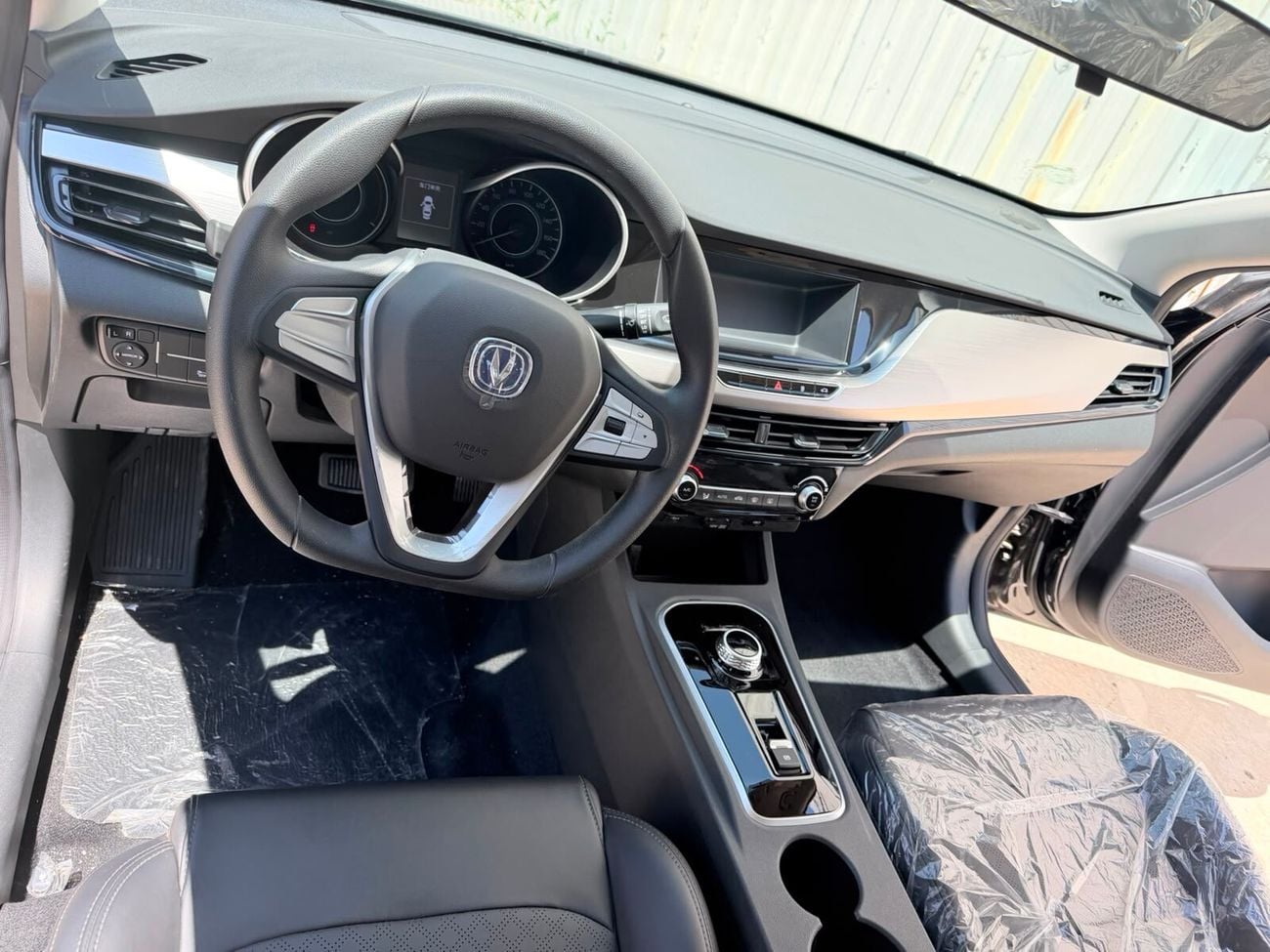 Changan Eado للبيع – Changan EADO 2023  زيرو كيلومتر موديل 2023 تمشي حتى 405 كم بالشحنة الواحدة حالة الوكالة – جا