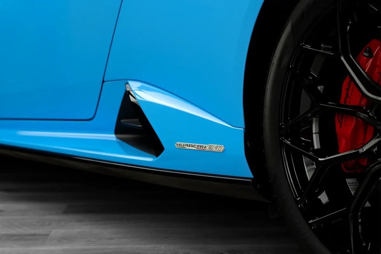 Lamborghini Huracan Evo Spyder LAMBORGHINI | HURACAN EVO SPYDER | BLUE CEPHEUS COLOR | CARBON INTERIOR
