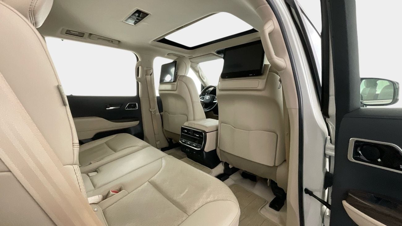 تويوتا لاند كروزر VXR | upto AED 20,000 Ramadan Discount | شامل الضمان | 0 ﺪﻔﻋﺓ ﺃﻮﻟﻯ