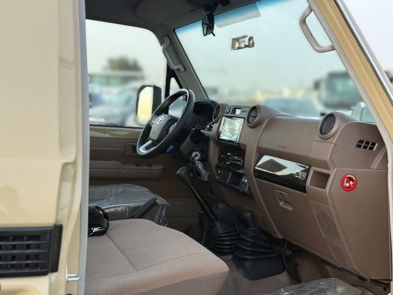 تويوتا لاند كروزر بيك آب Toyota Land Cruiser LC79 SC 4.0 MT 2025 basic