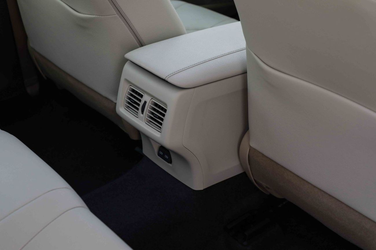 تويوتا كامري تويوتا كامري 3.5 2024 - اسود اتيتيود من الداخل بيج | تصدير فقط