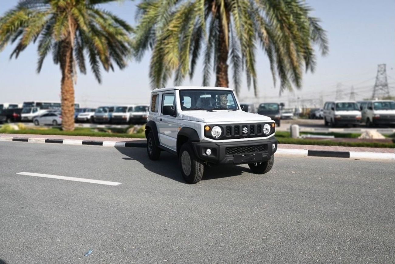 سوزوكي جيمني سوزوكي جيمني موديل 2024 بنزين 1.5 لتر ناقل الحركة يدوي ابيض من الخارج اسود من الداخل