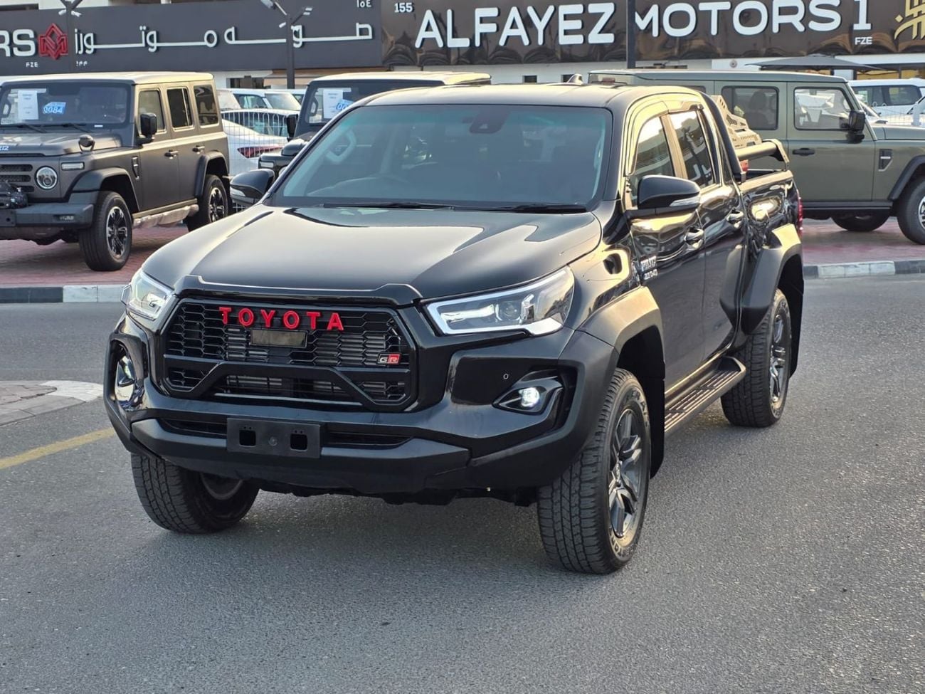 Toyota Hilux TOYOTA HILUX PICK UP SR5 GR SEATS 2024 WHITE 4WD AT DIESEL = RIGHT HAND