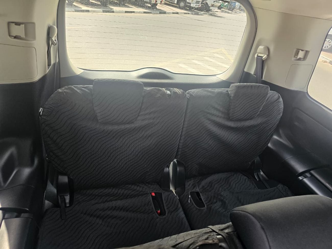 Toyota Noah Toyota Noah si 2015 RHD white colour