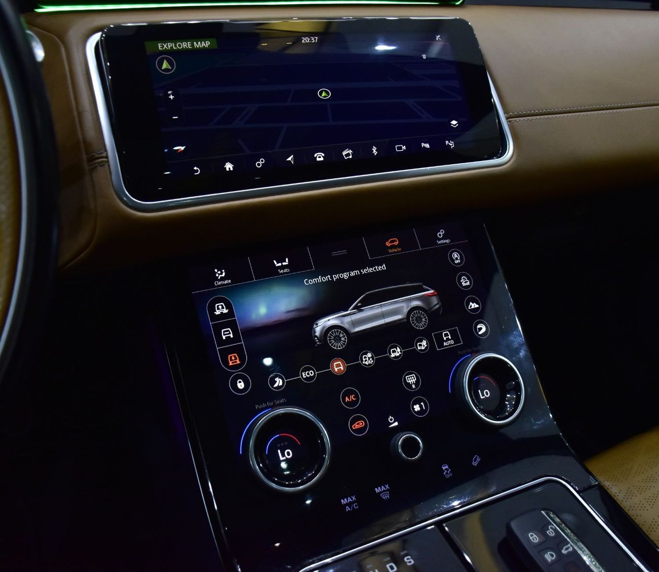 لاند روفر رينج روفر فيلار EXCELLENT DEAL for our Land Rover Range Rover Velar P300 HSE R-Dynamic ( 2018 Model ) in White Color