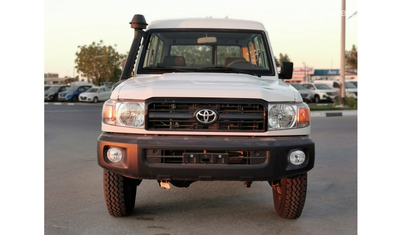 Toyota Land Cruiser 70 4.2L DIESEL, 16" TYRE, KEY START, XENON HEADLIGHTS (CODE # HTLX78)