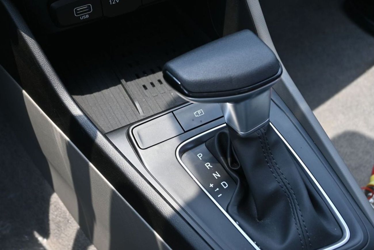 Hyundai Accent Hyundai Accent 1.5L Petrol, Model 2024, Color White