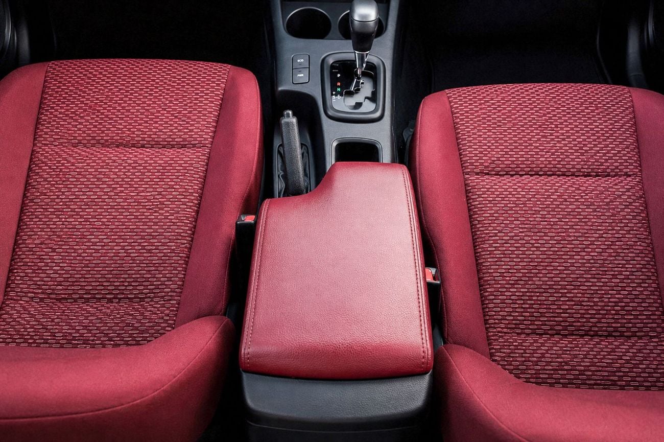 Toyota Hilux GLX 2.7L, 4-Cylinder, 16-Valve Petrol