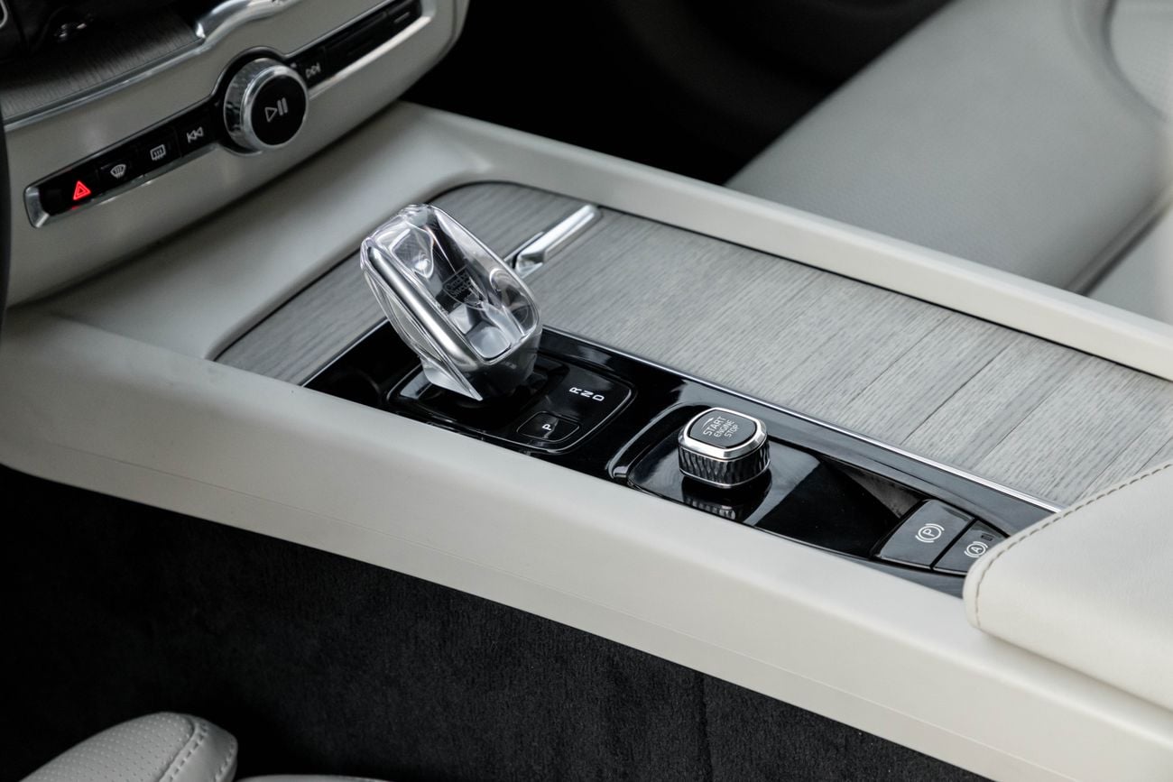 Volvo XC60 INSCRIPTION | 2,155 P.M | 0% Downpayment | B5 Inscription!