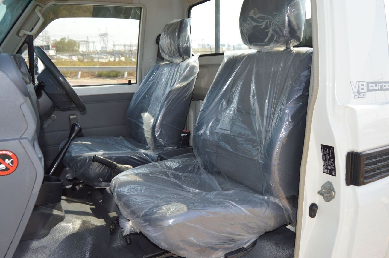 Toyota Land Cruiser Pick Up Single cabin 4.5L, perfect inside and outside