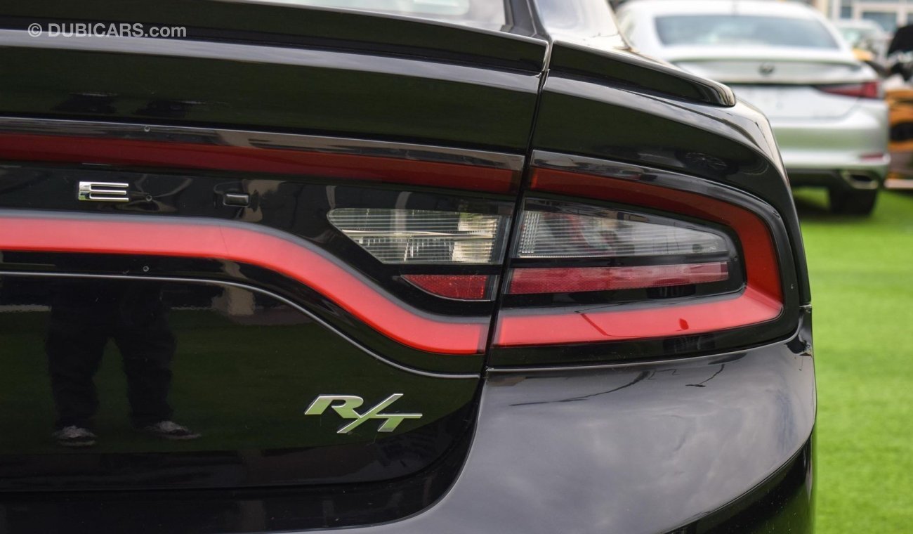 Dodge Charger R/T 5.7 HEMI