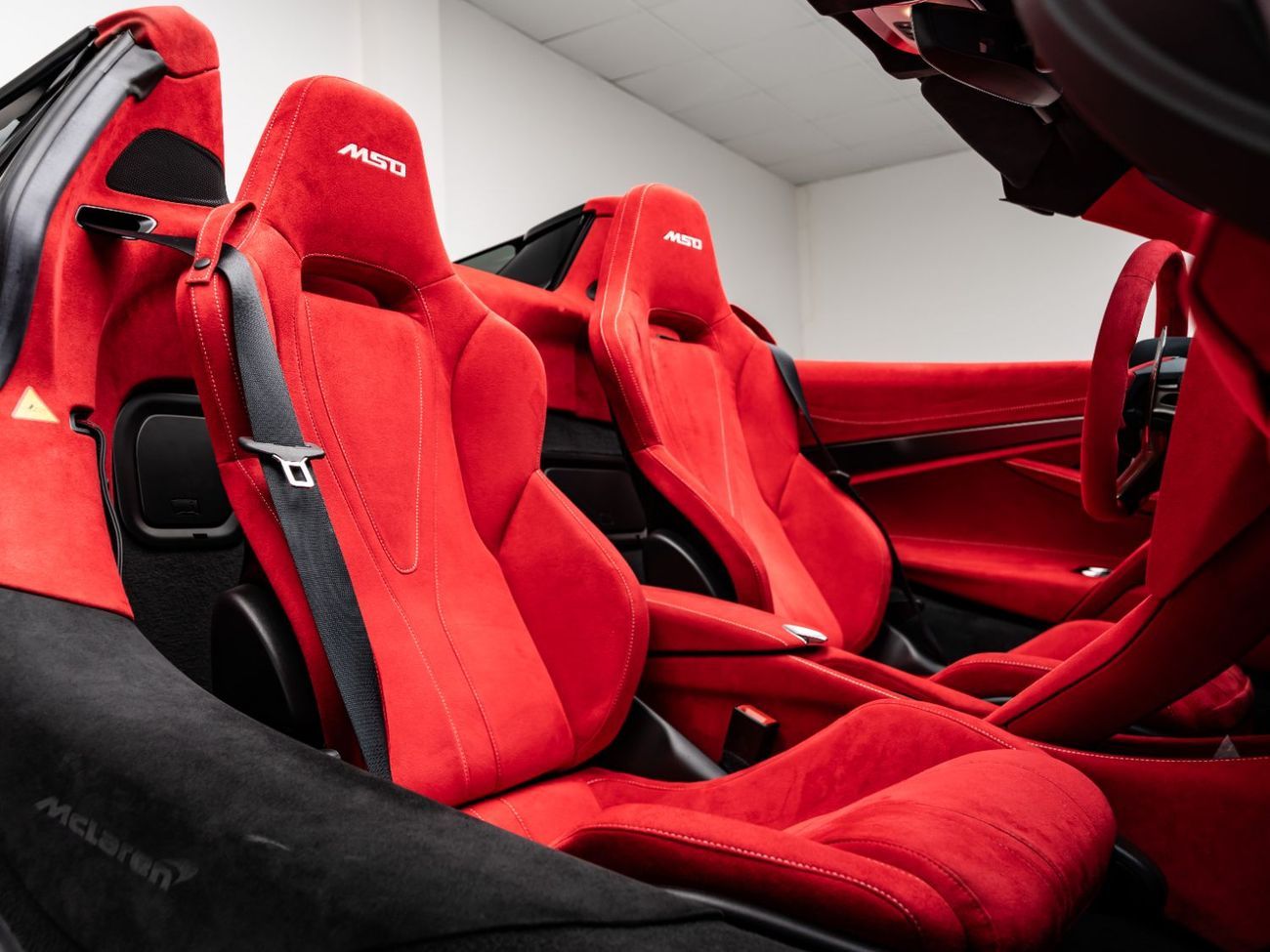 مكلارين 750S سبايدر 2024 Mclaren 750s Spider, 2027 Mclaren Warranty, MSO, Full Service History, Low KMs, GCC