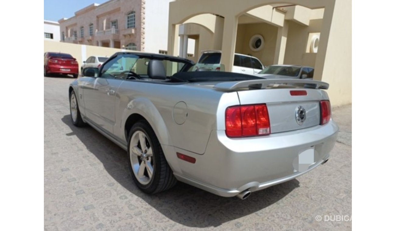 Ford Mustang 4.6L / V8 / RWD