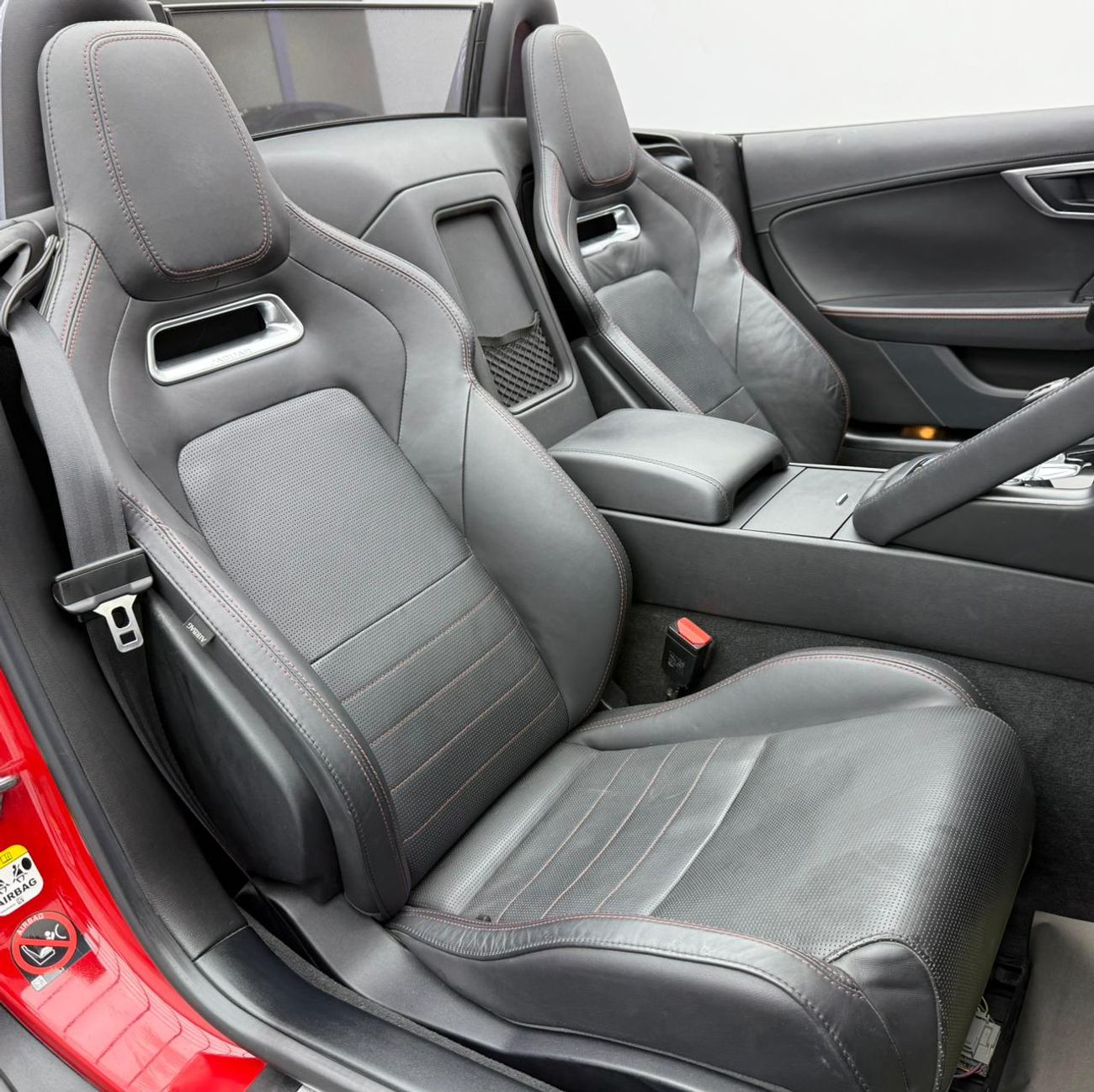 Jaguar F Type R-Dynamic 3.0L (380 HP) Coupe 2018 Jaguar F-Type R-Dynamic, Warranty, Full Service History, Excellen