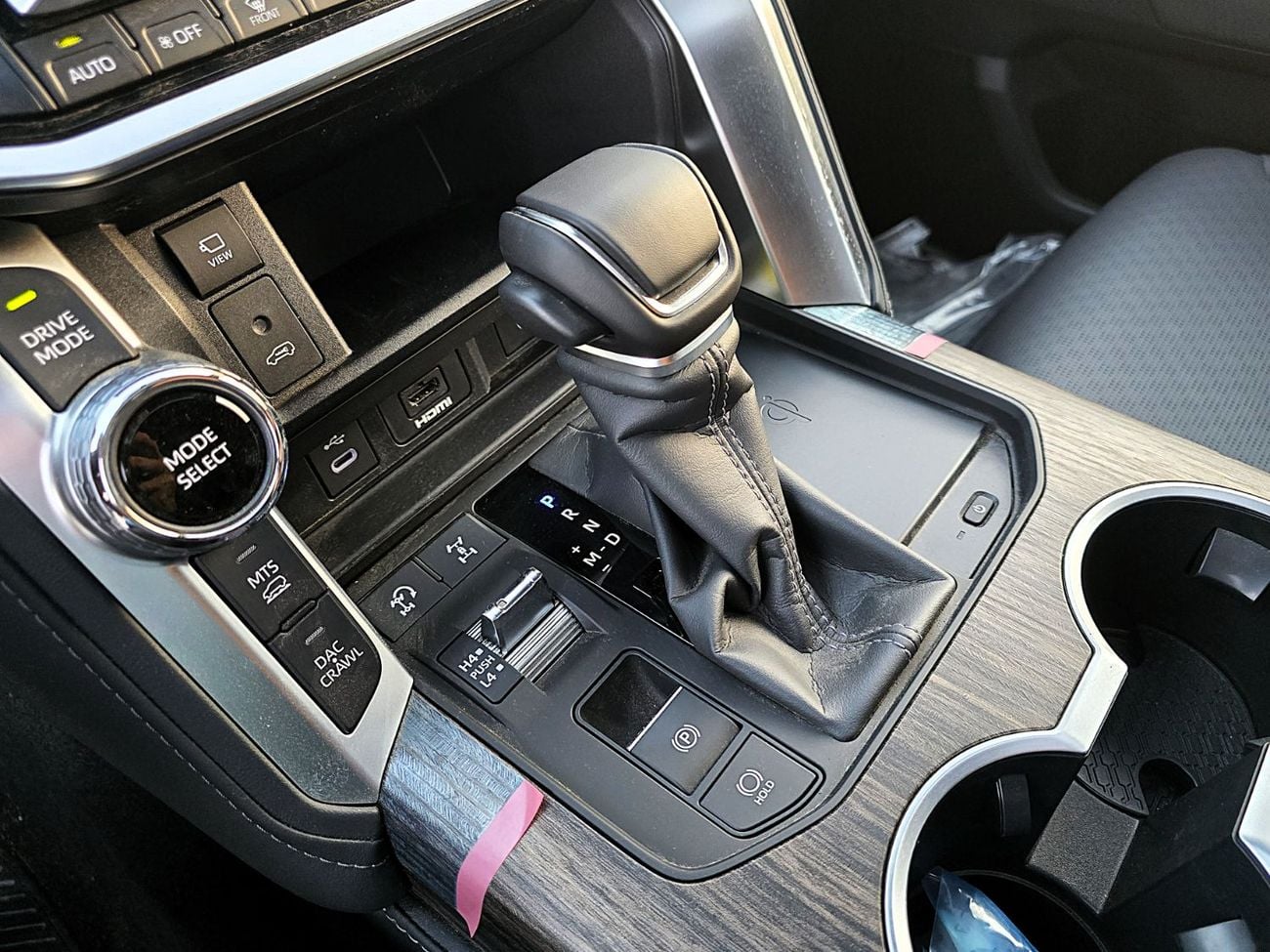 Toyota Land Cruiser VX Toyota land cruiser Vx 3.5l turbo 4*4 A/T  Black color inside black 2026