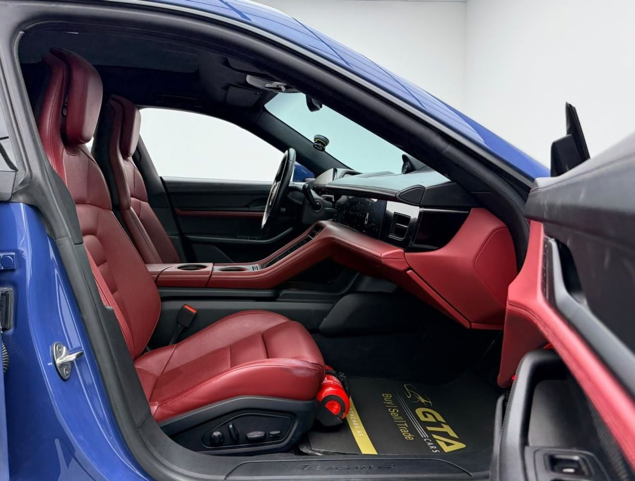 Porsche Taycan 4 CROSS TURISMO 2022 Porsche Taycan 4, Porsche Warranty+Full Service History, GCC Specs.