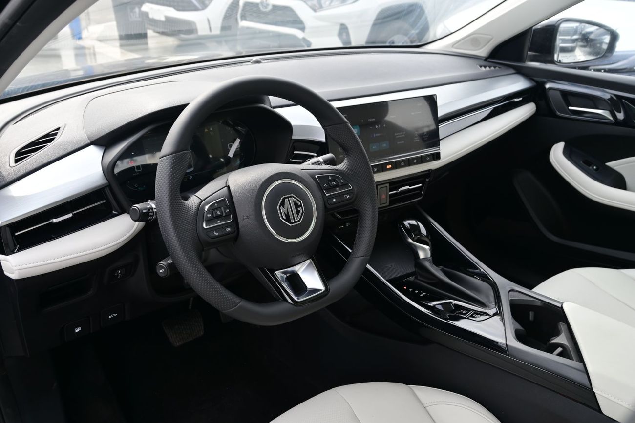 أم جي 5 MG5 1.5L, Petrol, FWD Model 2025 Color Black