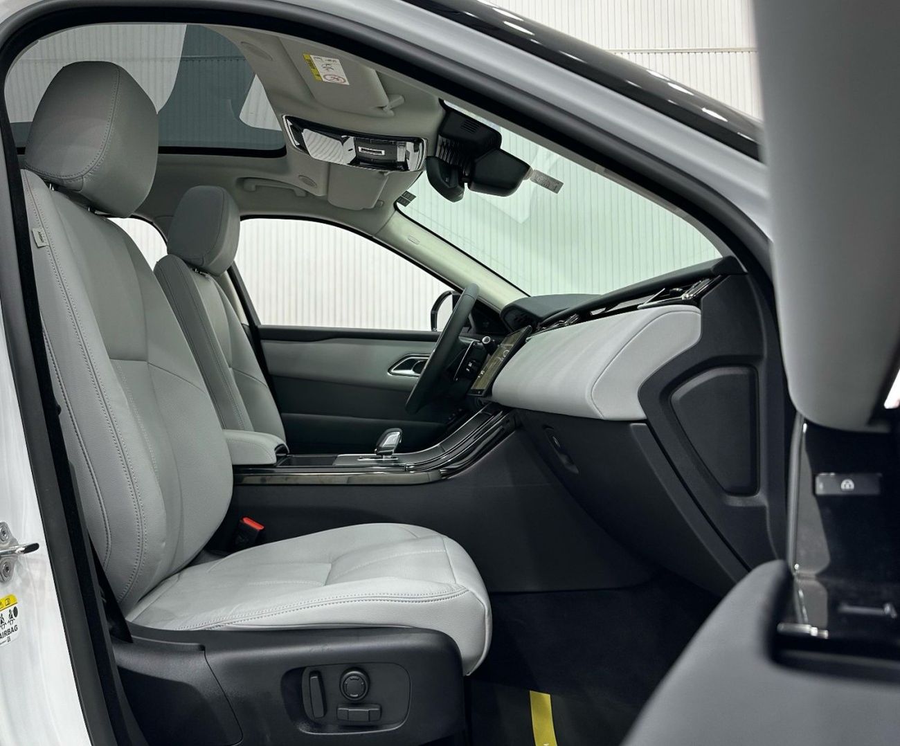 Land Rover Range Rover Velar Dynamic SE P250 2.0L 2025 Range Rover Velar P250 Dynamic SE, Range Rover Warranty + Service Pack, Ve